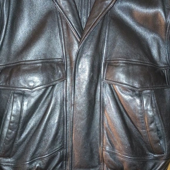 This a large man's Wilson leather jacket - Picture 3 of 4